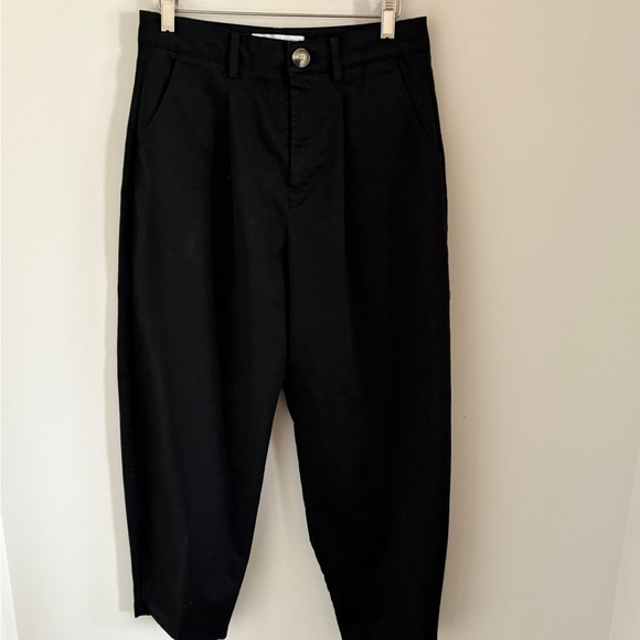 Zara Women’s Classic Pleated Black Trousers Pants Modern Cut Pockets Size 4 - Picture 1 of 5